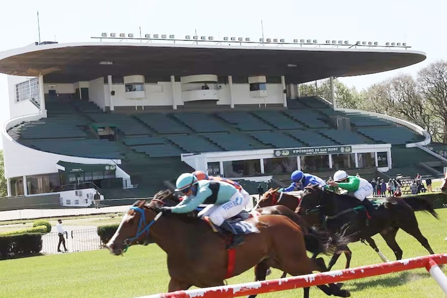 Domingo  11: Actividad Hipódromo de San Isidro