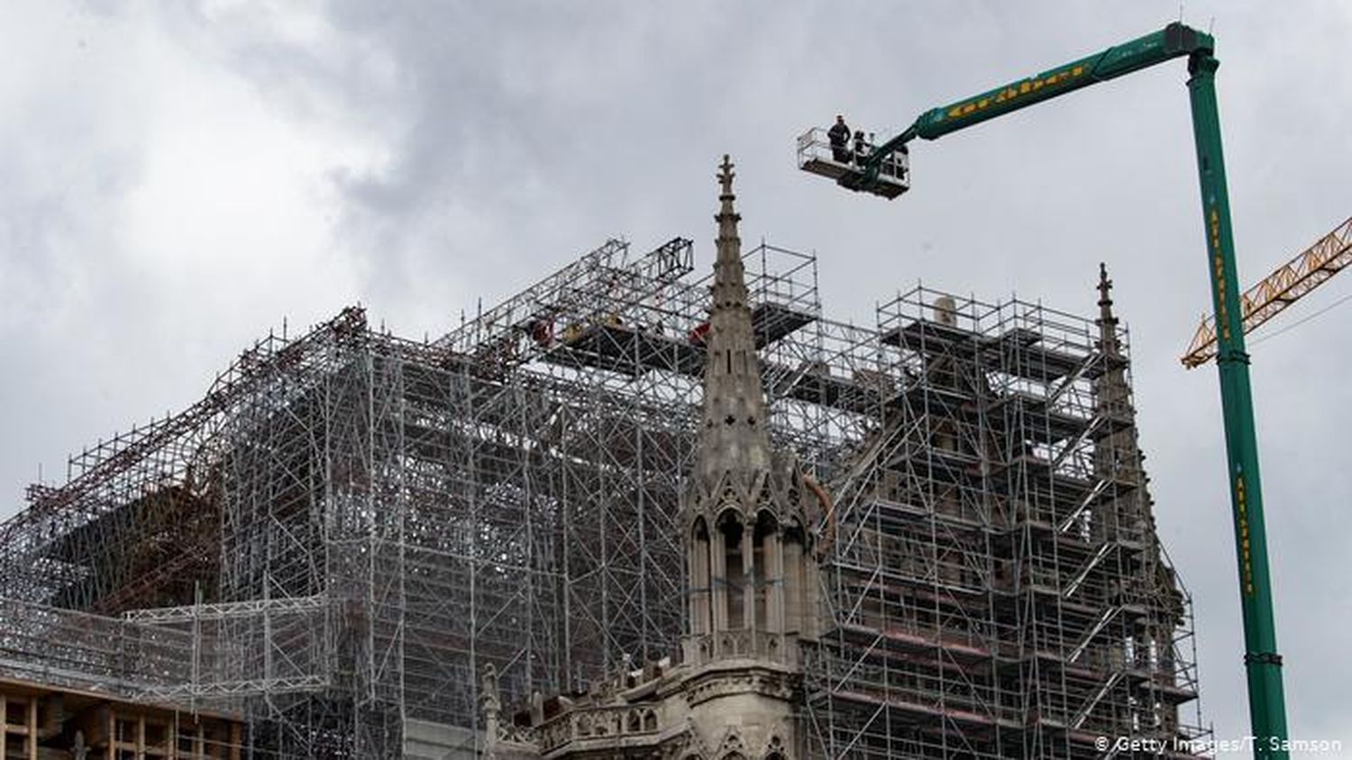 Catedral de Notre Dame será reconstruida idéntica