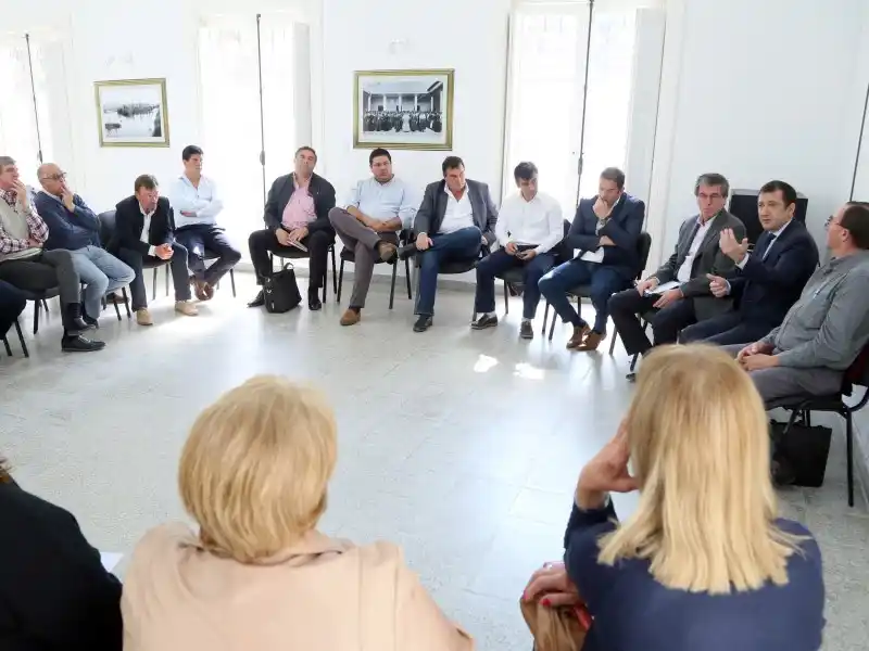 Intendentes del PJ respaldan a Bordet ante el impacto de la medidas nacionales sobre municipios