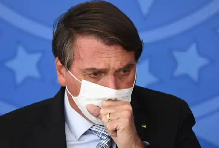 Para Bolsonaro, Brasil «viene dando el ejemplo» en el manejo del coronavirus