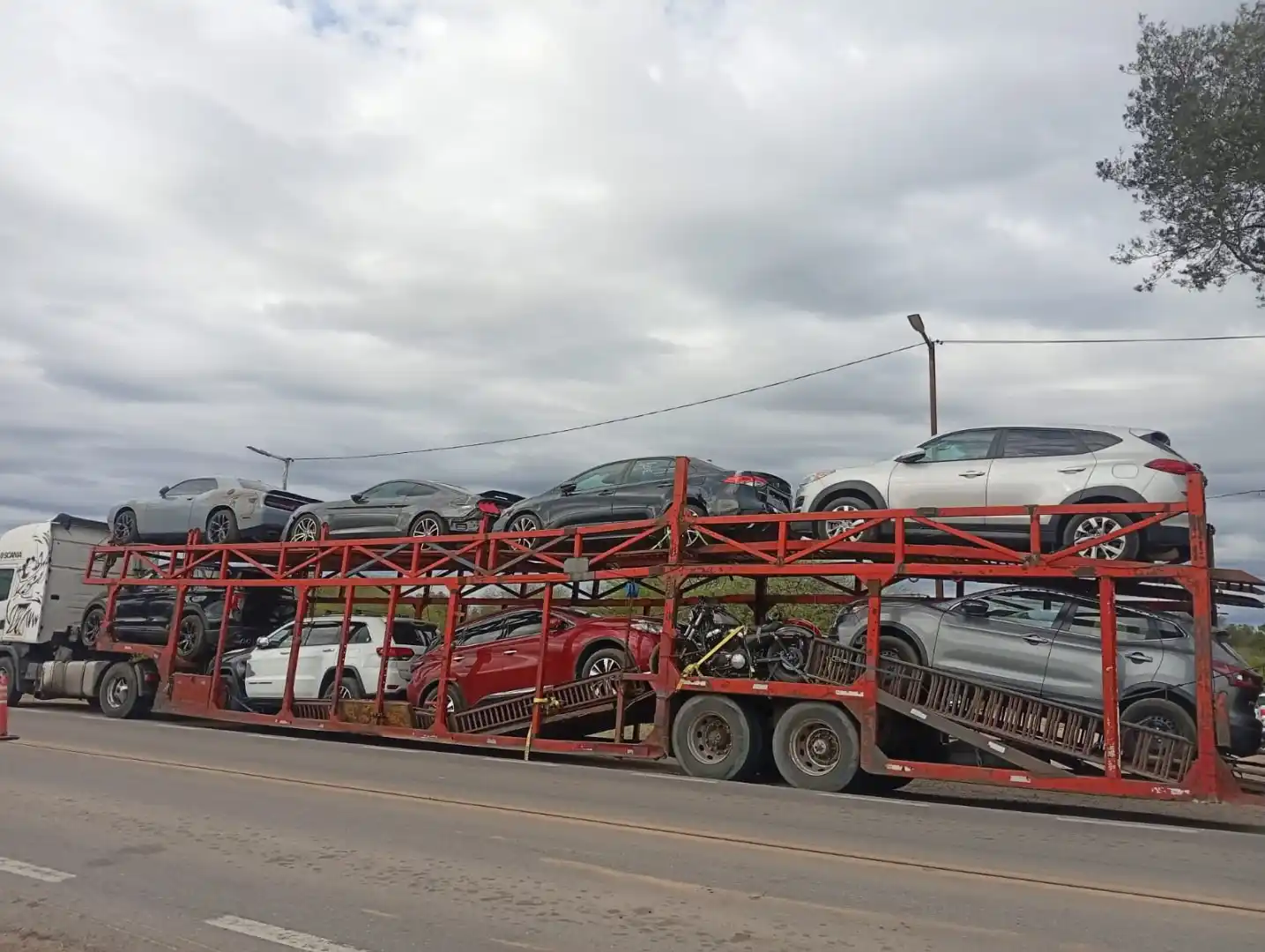 Secuestran flota de autos y motos de alta gama provenientes de Paraguay