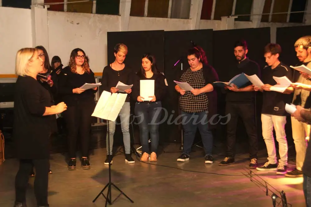 Color y mucho música en la apertura de la Semana del Arte