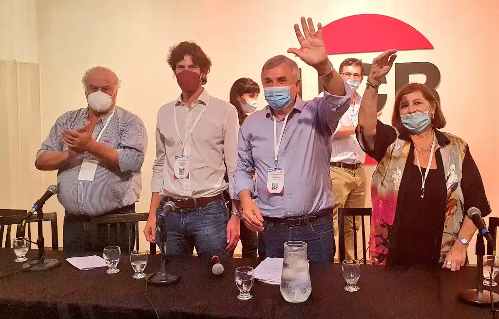 La UCR eligió a Gerardo Morales como presidente y a María Luisa Storani y Martín Lousteau como vicepresidentes