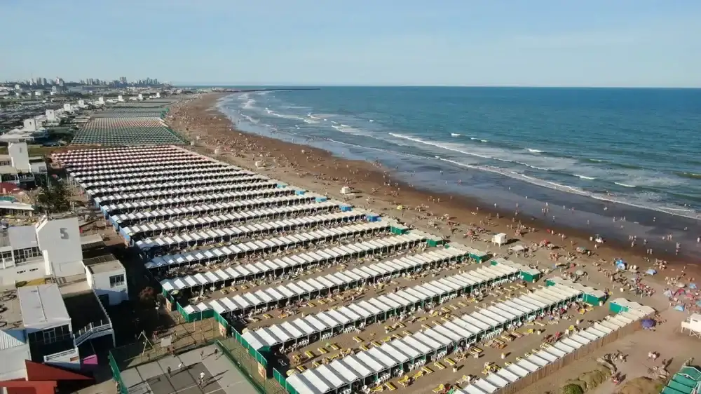 El histórico complejo balneario de Punta Mogotes.