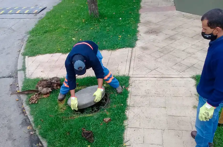 Alertan por el robo de 40 tapas de cloaca en zona norte