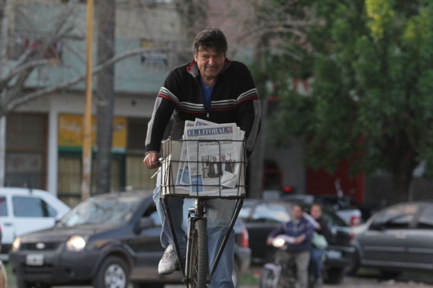 Sin diarios impresos en las calles, se celebra el Día del Canillita