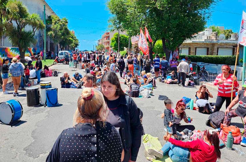 Reclamo frente al Unzué: el bono "es una tomada más de pelo"