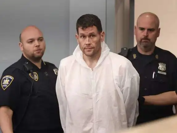 Christopher Miller alegó demencia tras cometer el parricidio.