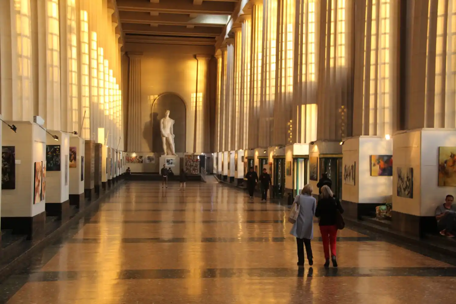 Más de 30 artistas plásticos locales expondrán desde hoy sus trabajos en la Facultad de Derecho de la UBA