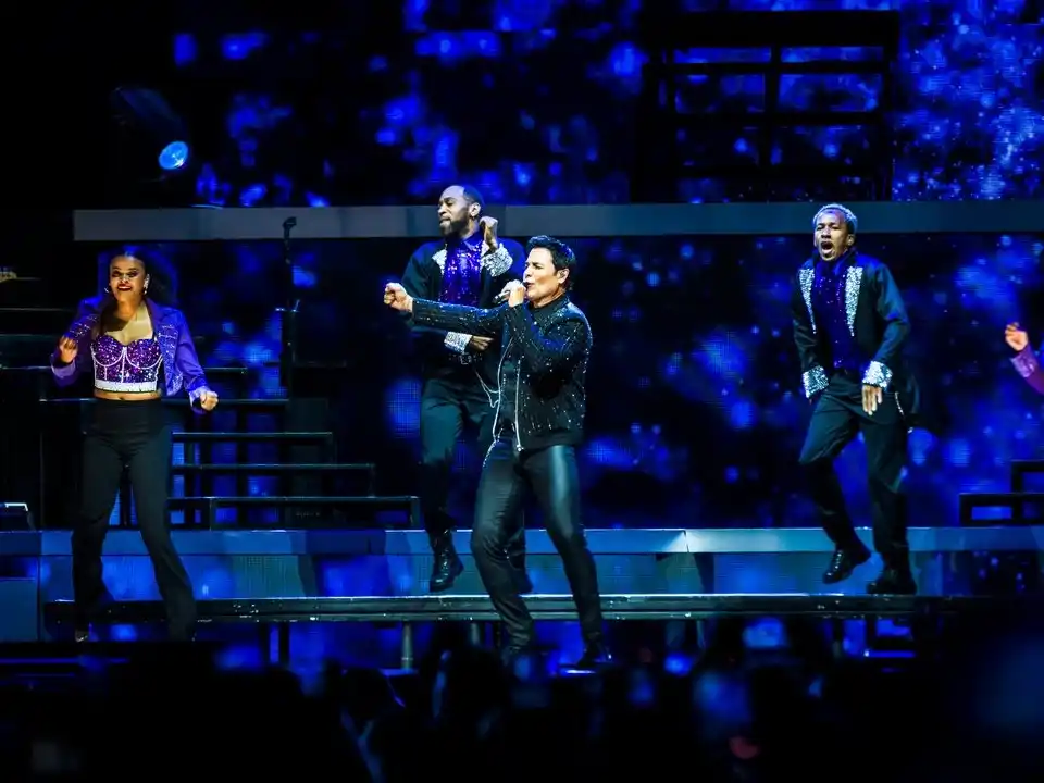 Tras el concierto del martes 24, el cantante se presentará los días 25 de febrero, 1, 4 y 7 de marzo en el Movistar Arena y el 13 de marzo para despedirse del país en el gran estadio Vélez.