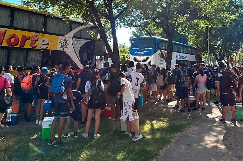 Ben Hur va por el ascenso al Federal A: la hinchada ya comenzó el viaje
