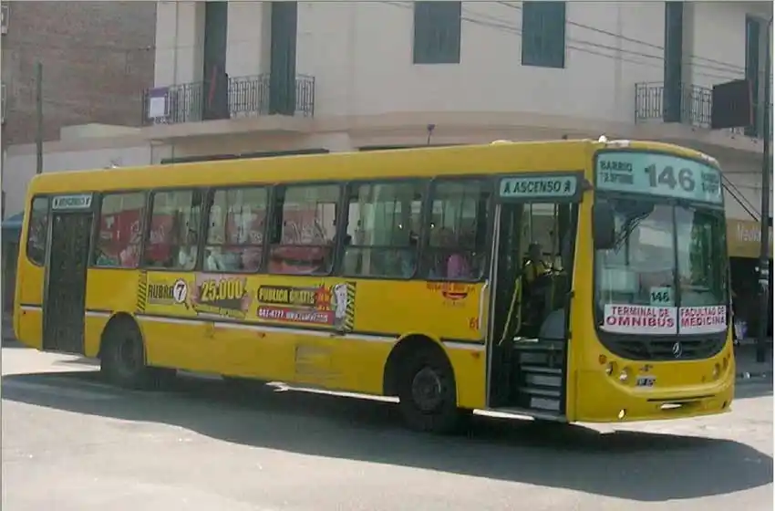 Un colectivero resultó herido en un intento de robo
