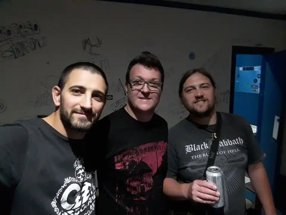 La banda de rock 220 lanzó su corte de difusión “Lo guarda tu corazón”