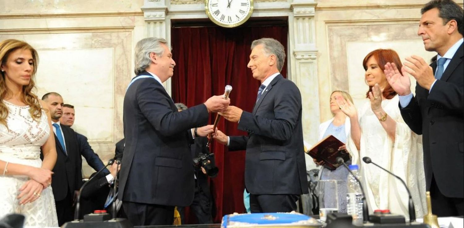 Fernández y Macri dejaron un buen ejemplo para la historia