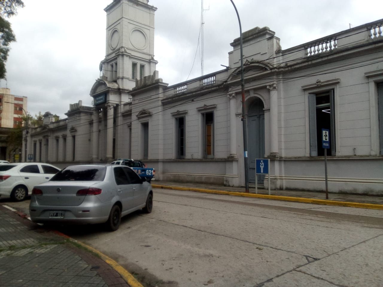 Detenido por golpear a un policía