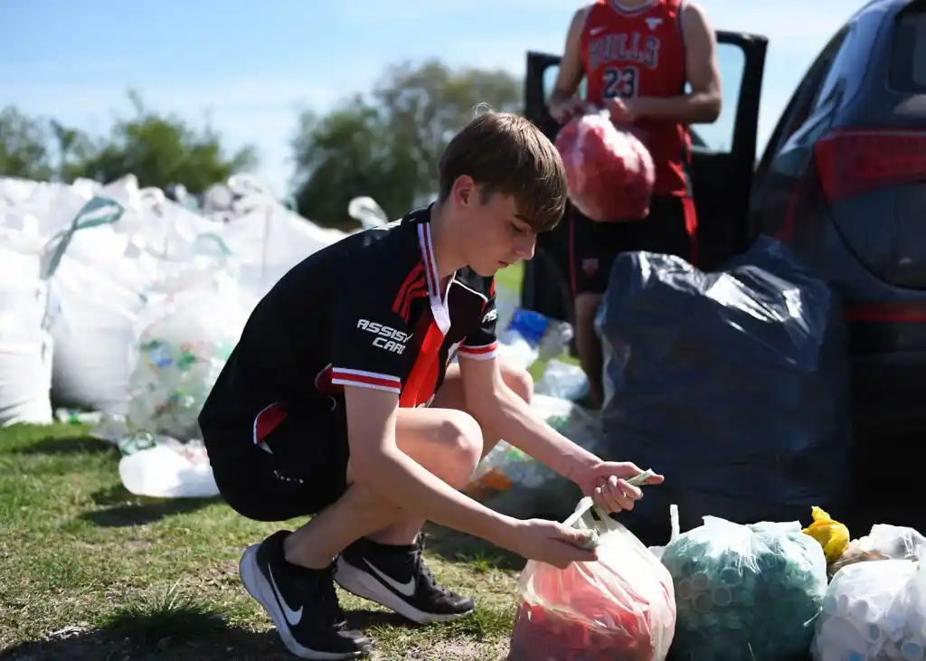 Estudiantina 2025: los jóvenes de Crespo recolectaron más de 5.600 kilos de material reciclable en el ‘Eco-Challenge’