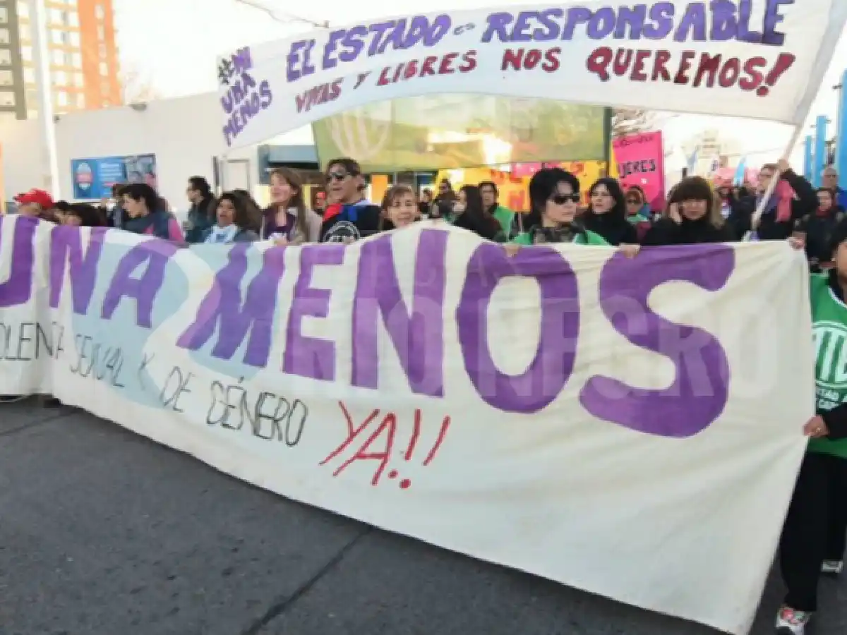 Lo autorizaron a quitarse el apellido de su padre femicida