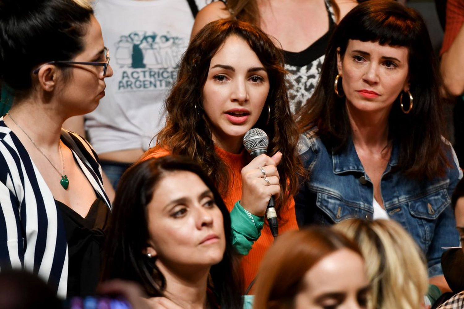 Thelma Fardin en la conferencia organizada en conjunto con Actrices Argentinas  