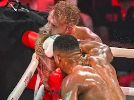 Joshua noqueó a Jake Paul en el sexto round .Foto:AFP.