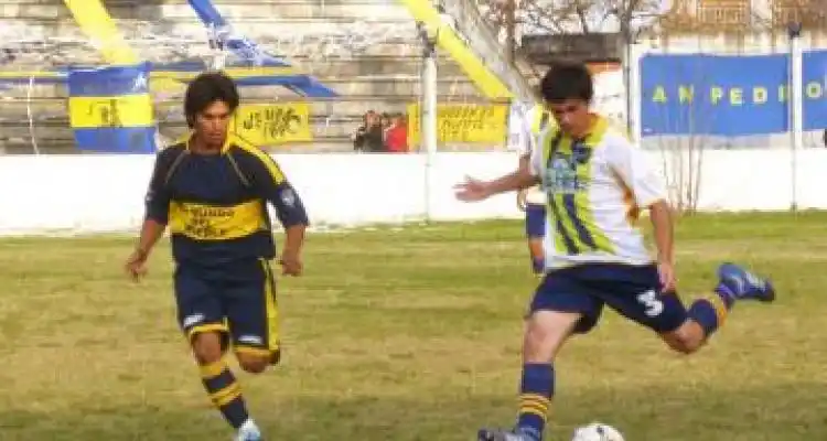 América y La Esperanza clasificados