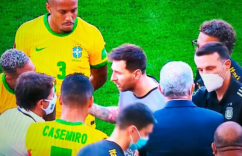 Messi en la discusión con las autoridades sanitarias: «¿Esperaron a que empiece el partido para venir?»