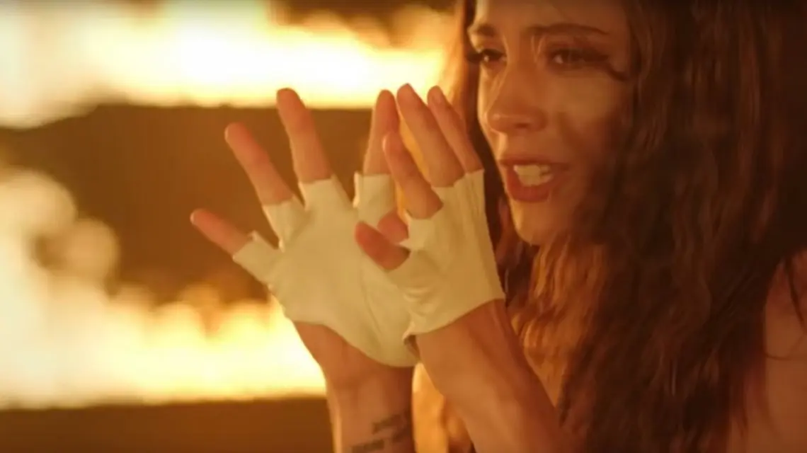 Tini Stoessel, prendida fuego en su nuevo clip
