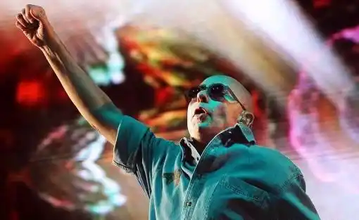 El Indio Solari colmó Gualeguaychú con un show de más de dos horas