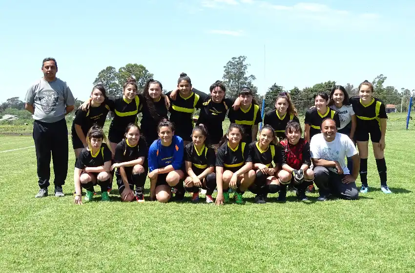 Las Panteras campeonas de Sub 15 B