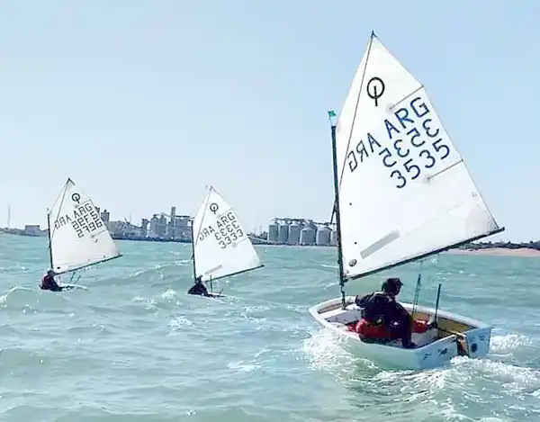 Diez timoneles del Club Náutico participarán en la Semana Internacional de Mar del Plata