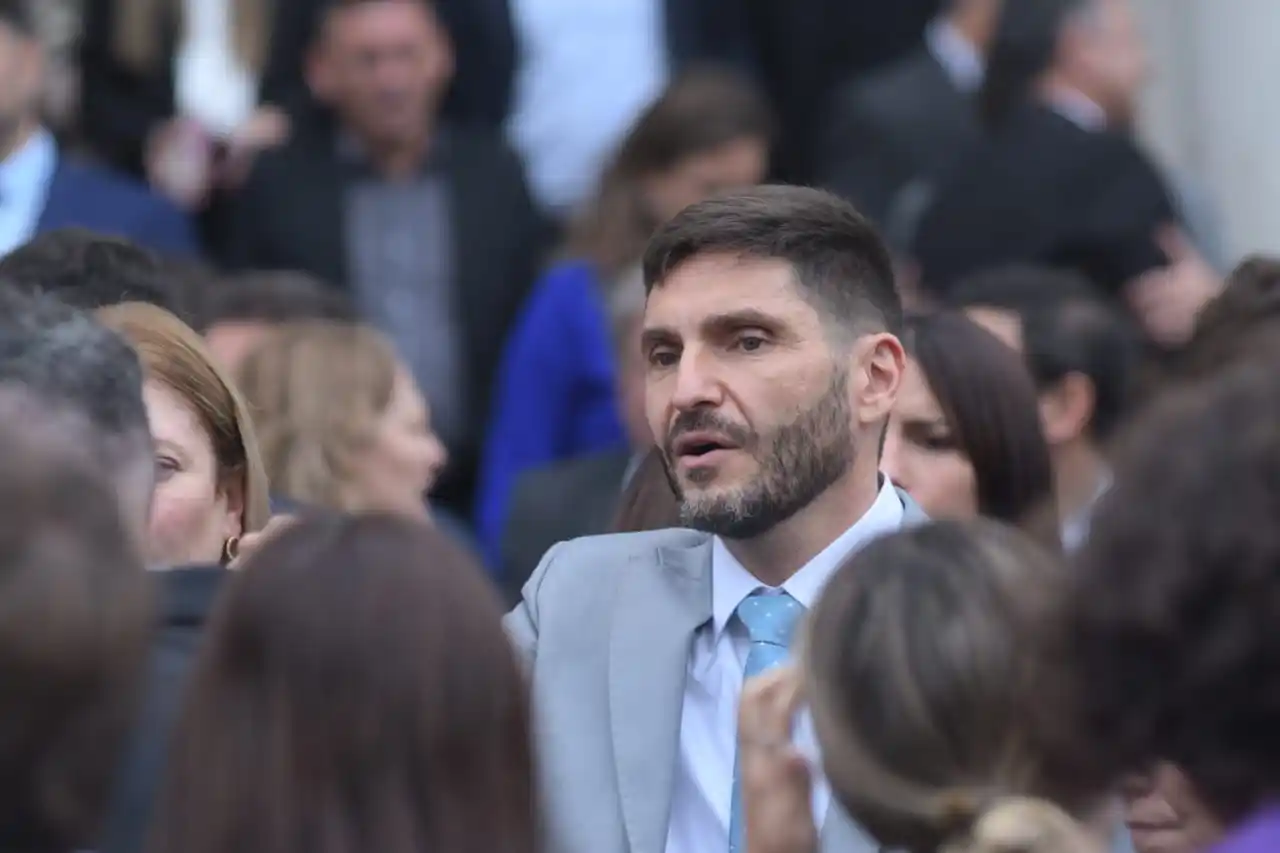 “No decimos que los sueldos están como quisiéramos que estén pero si queremos que nos comprendan y (para eso) ponemos los números sobre la mesa”, sostuvo el gobernador.