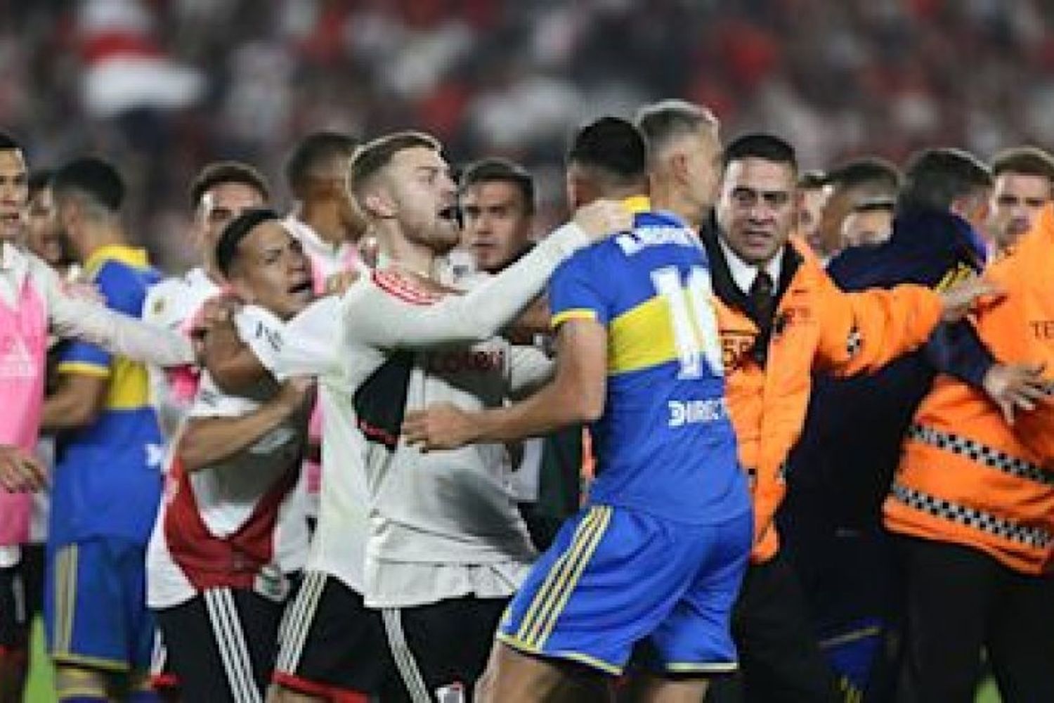 La Fiscalía Especializada sumarió a jugadores de River y Boca