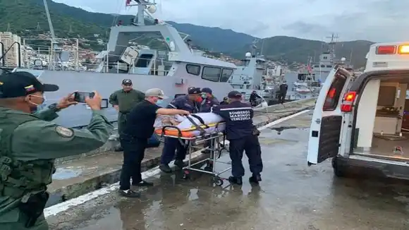 ¡NAUFRAGIO DE LA TORTUGA! Madre de los niños los mantuvo vivos dándoles pecho