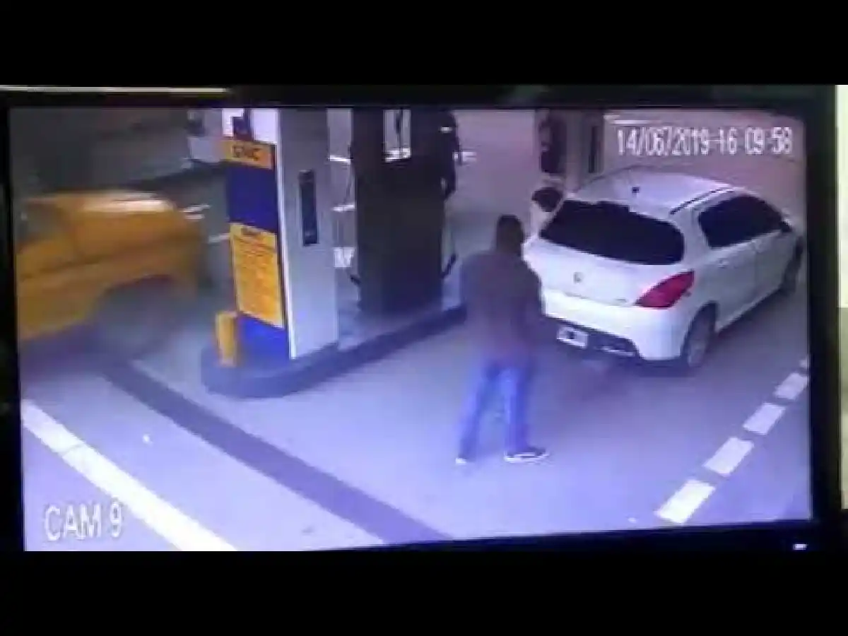 Video: fue a cargar GNC y le estalló el tanque en el que guardaba cocaína