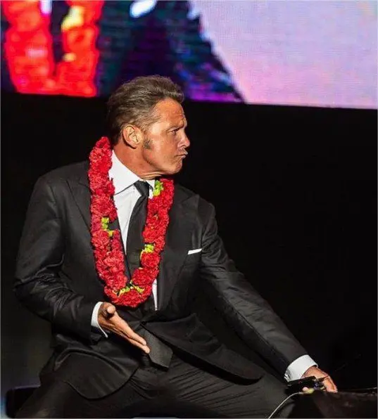 Luis Miguel «cantó» con Michael Jackson