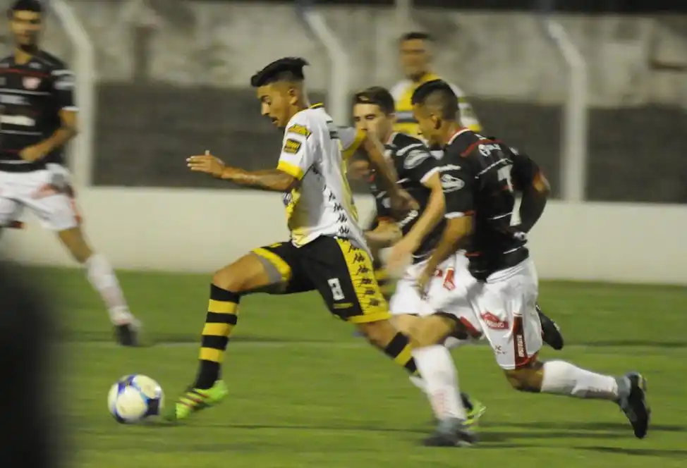 Santamarina buscará disimular las ausencias