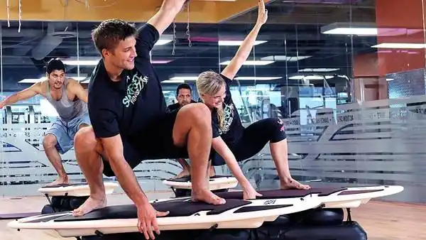 Ahora lo nuevo para entrenar es surfear sin olas ni agua