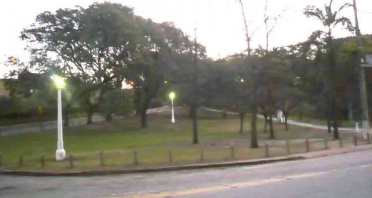 Ocho cuadras para pavimentar y bacheo en la costanera