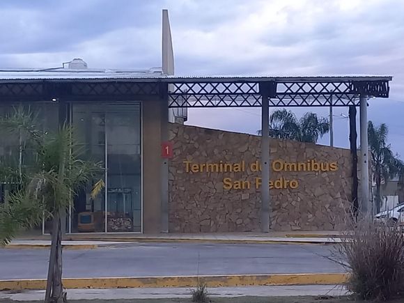 Joven apuñalado en la Terminal de Ómnibus: la madre describió su estado de salud