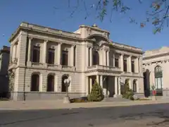 Tasas municipales, fondos afectados y una estructurara tributaria tan millonaria como cuestionada