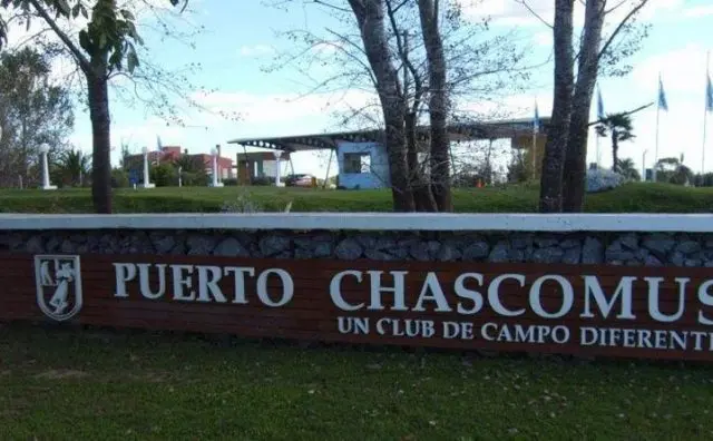 Robo en un country de Chascomús: Redujeron a una familia y se llevaron dinero y celulares