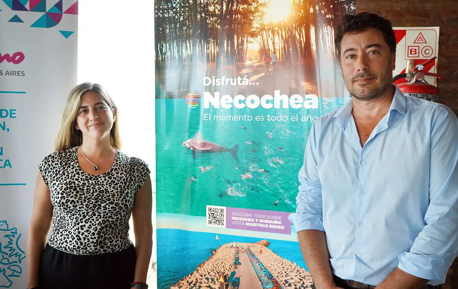 Funcionarios. La directora de Turismo provincial, Micaela Murace y titular de Turismo municipal, Matías Sierra