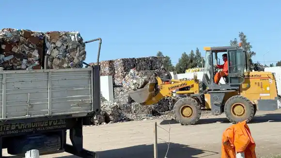 Retiro de materiales recuperados en la Planta de Tratamiento
