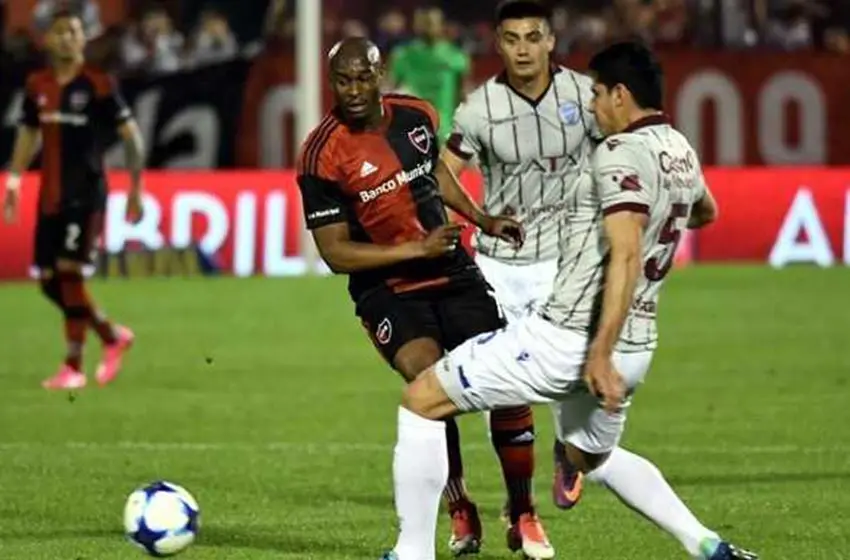 Newell’s se quedó en el segundo tiempo y rescató un punto