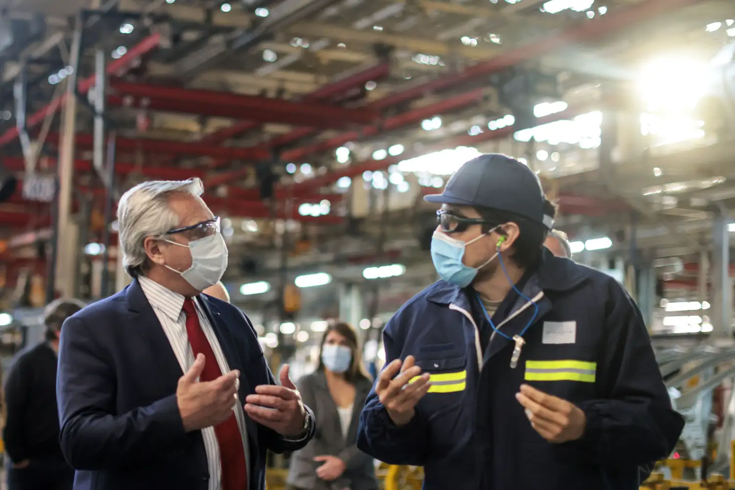 Alberto Fernández visitó ayer a la tarde una fábrica en Tres de Febrero.