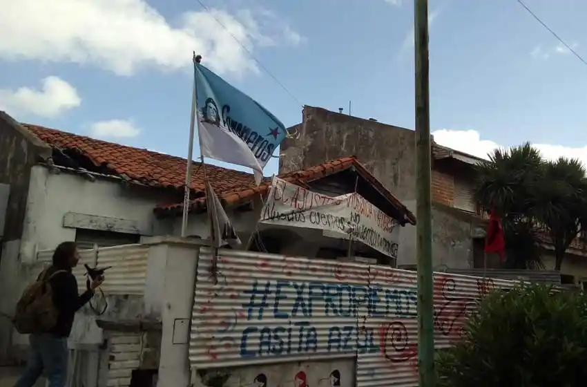 Con una "ocupación", denuncian "desidia" sobre la Casita Azul
