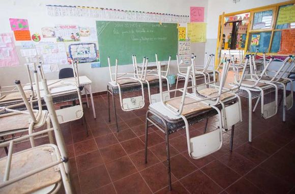 Docentes adhieren al quinto paro nacional convocado por Ctera