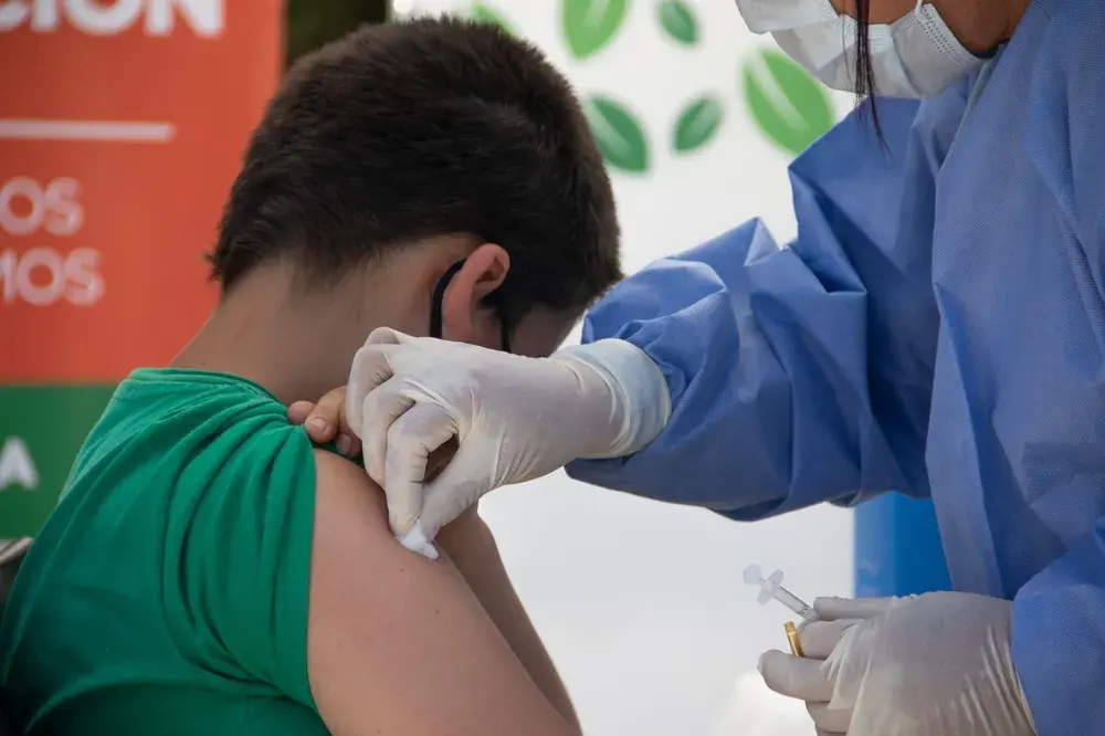 La vacunación infantil, clave para la salud.