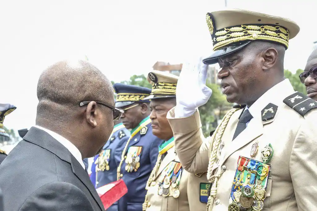 UN MILITAR será el presidente de transición en Gabón