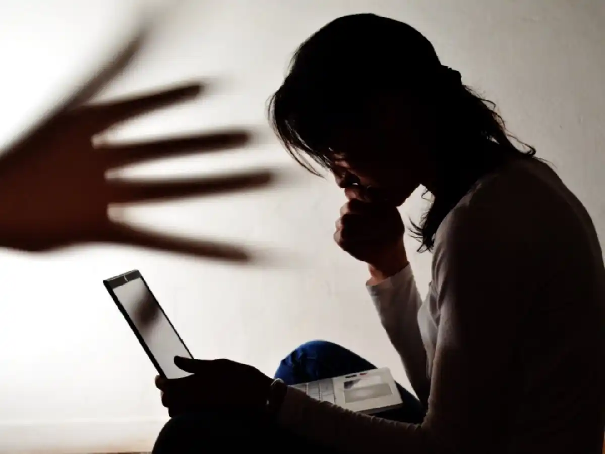 Una mamá se hizo pasar por su hija para que detuvieran un intento de grooming