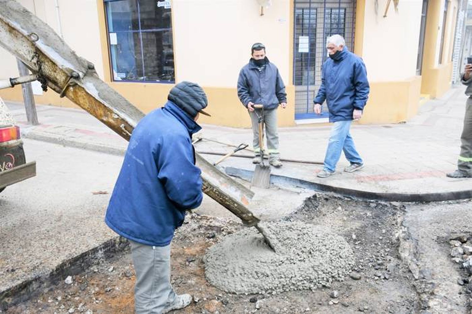 Trabajos de mejora de la  traza vial en calles  25 de Mayo y Avda. Tavella